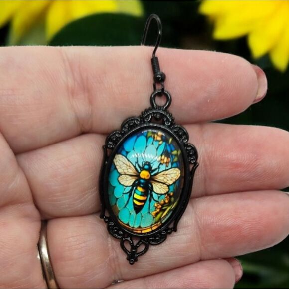 Bumblebee Honey Bee Blue Mosaic Portrait Cabochon Black Earrings Glass Dome Buzz - Picture 2 of 7